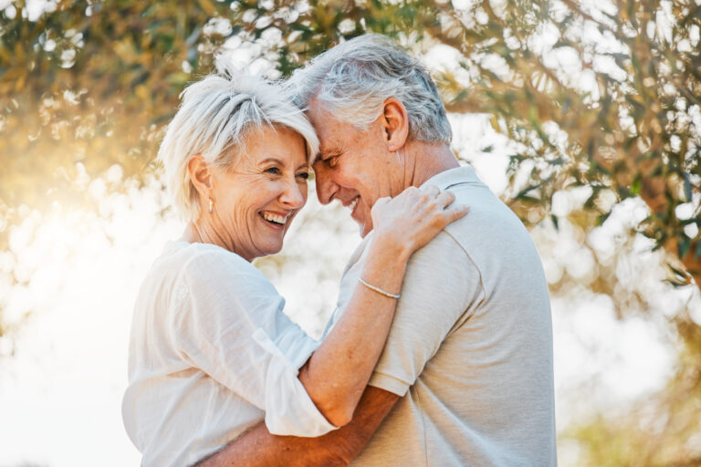 How to Make a Great First Impression in Senior Dating